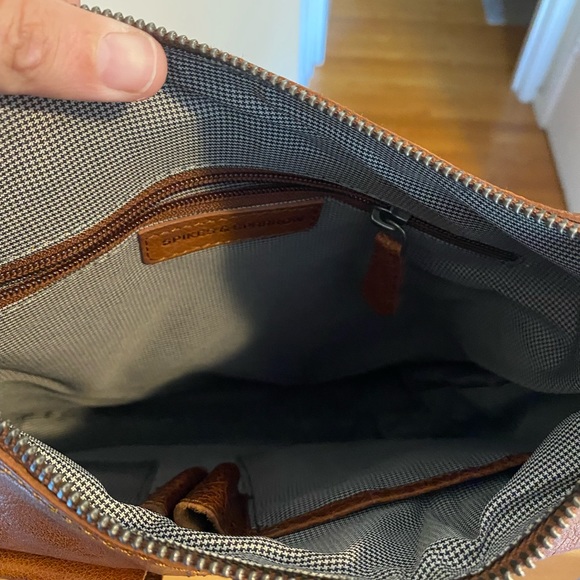 Spikes and Sparrow Genuine Leather crossbody - Picture 3 of 5